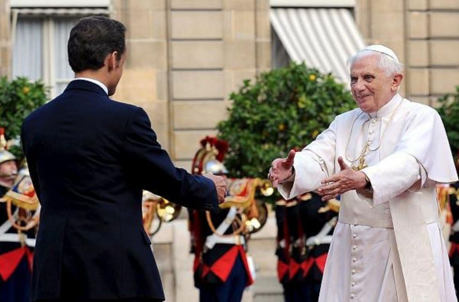 Benedicto y Sarkozy