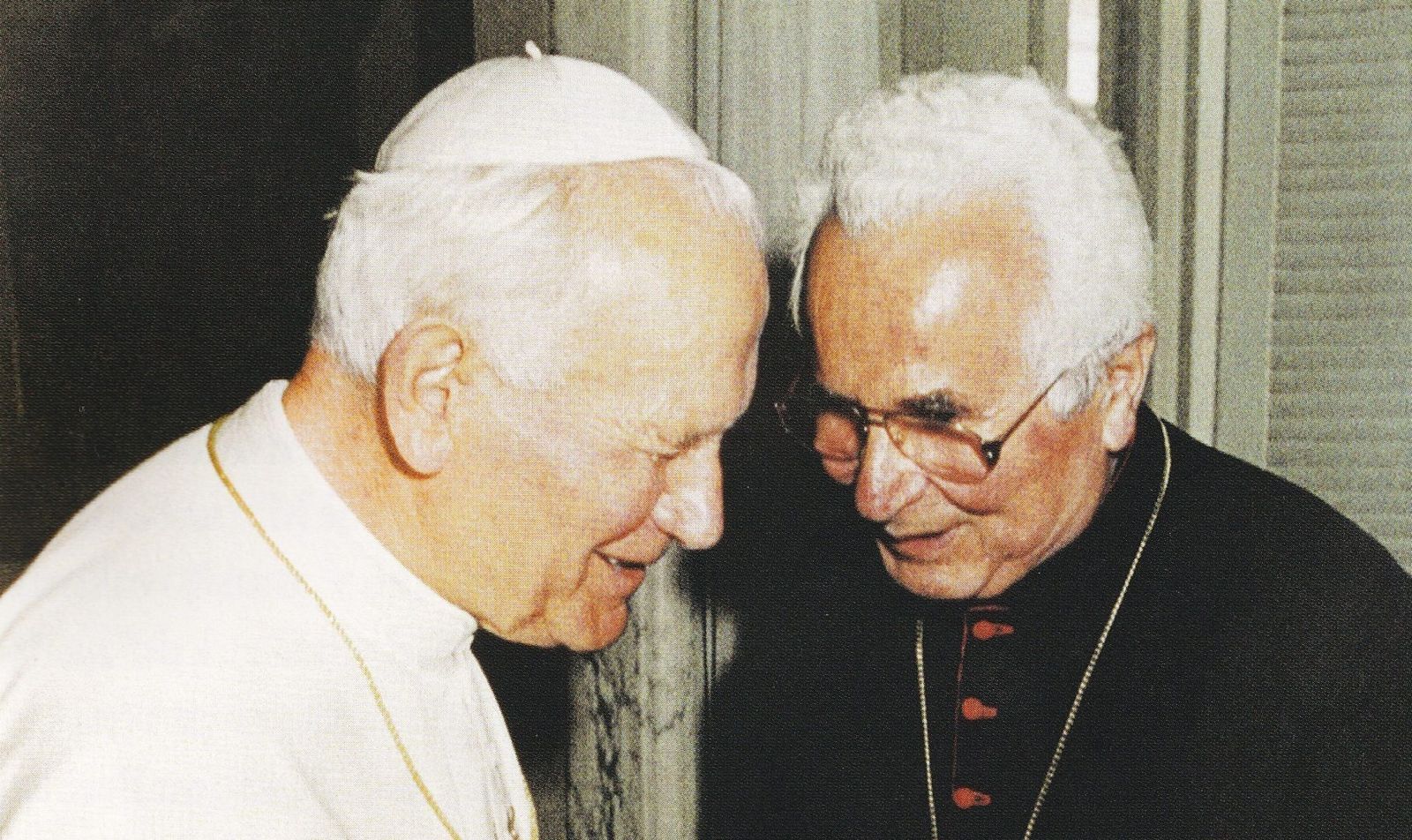 Pavel Hnilica con Juan Pablo II