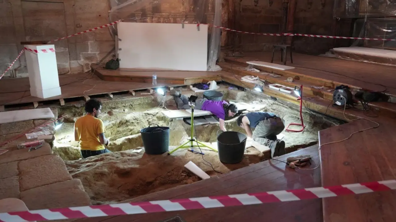 Excavaciones en el convento de Santa Clara (Pontevedra)