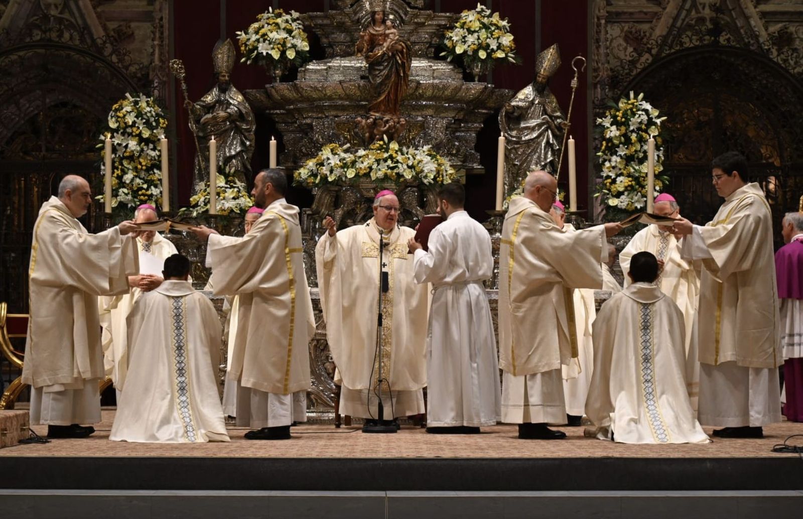 Ordenación de los dos nuevos obispos auxiliares