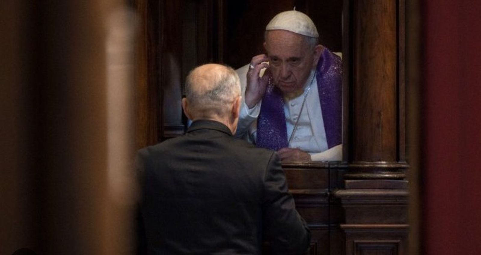Francisco, en el confesionario