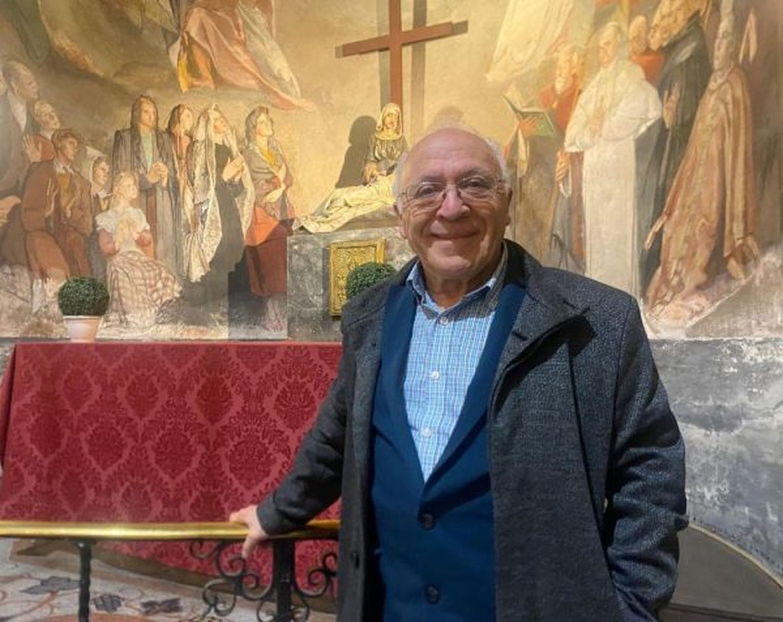 El teólogo Juan José Tamayo, en la parroquia de Santa Anna.