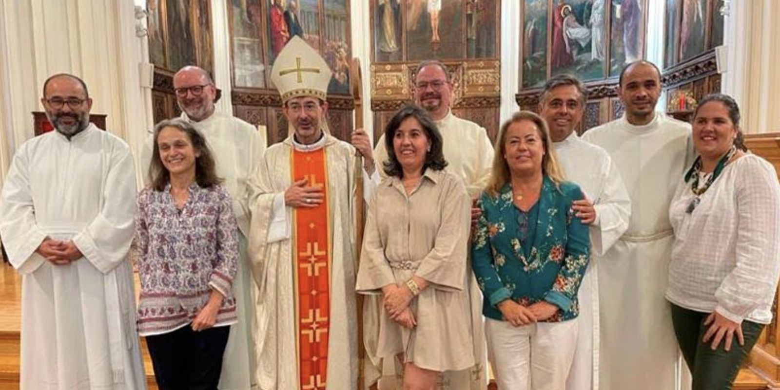 Cobo con los diáconos