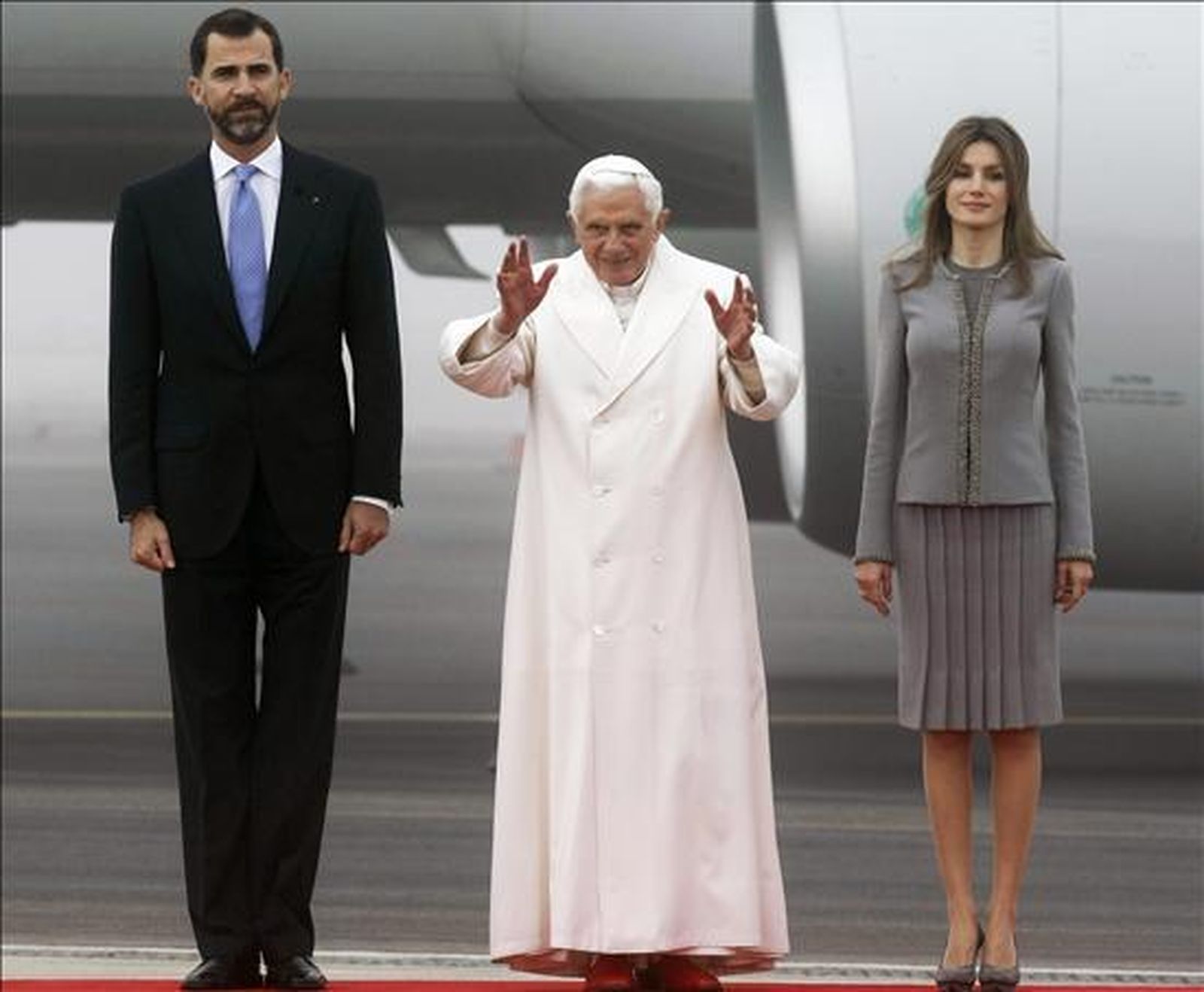 Benedicto XVI, en 2010, con los entonces Príncipes de Asturias