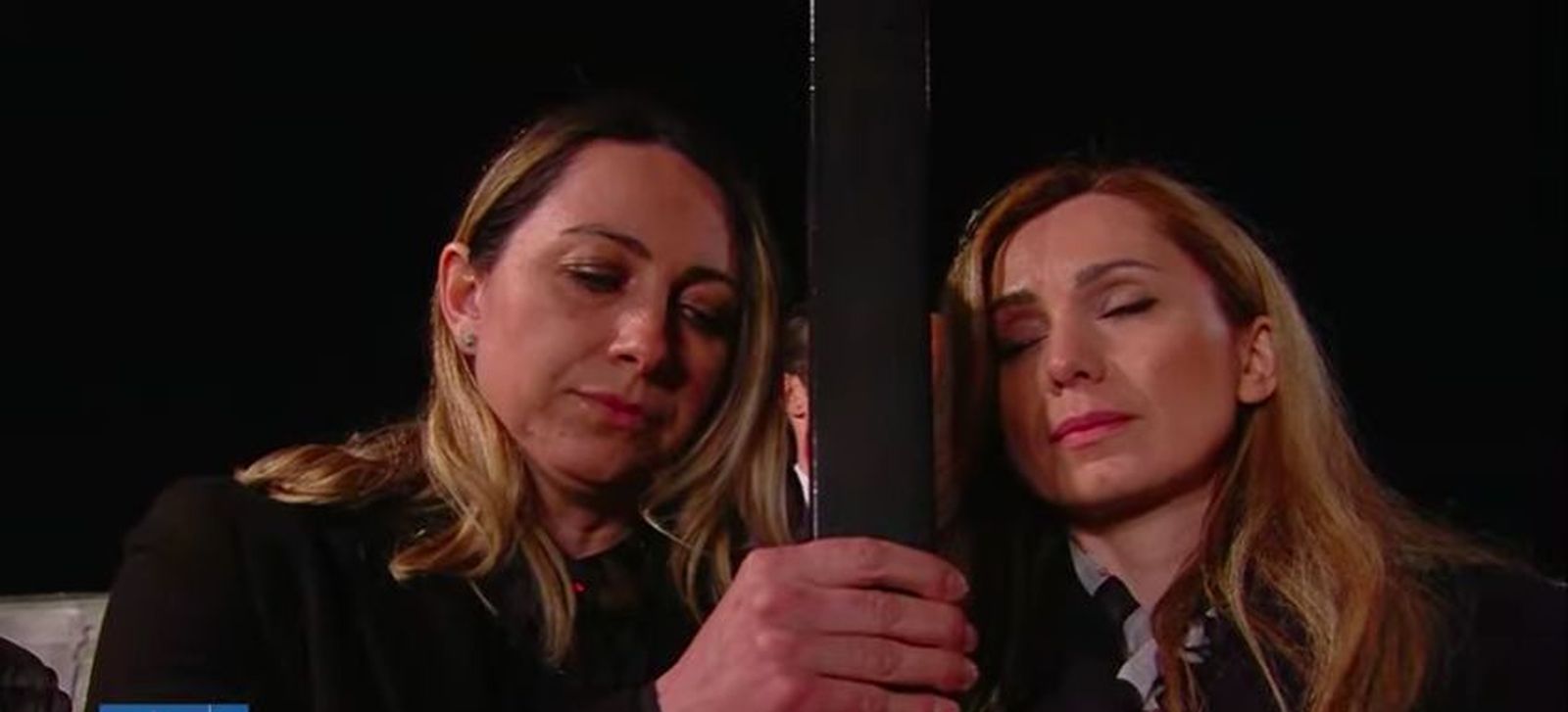 Albina e Irina rezaron juntas, y en silencio, por la paz en Ucrania