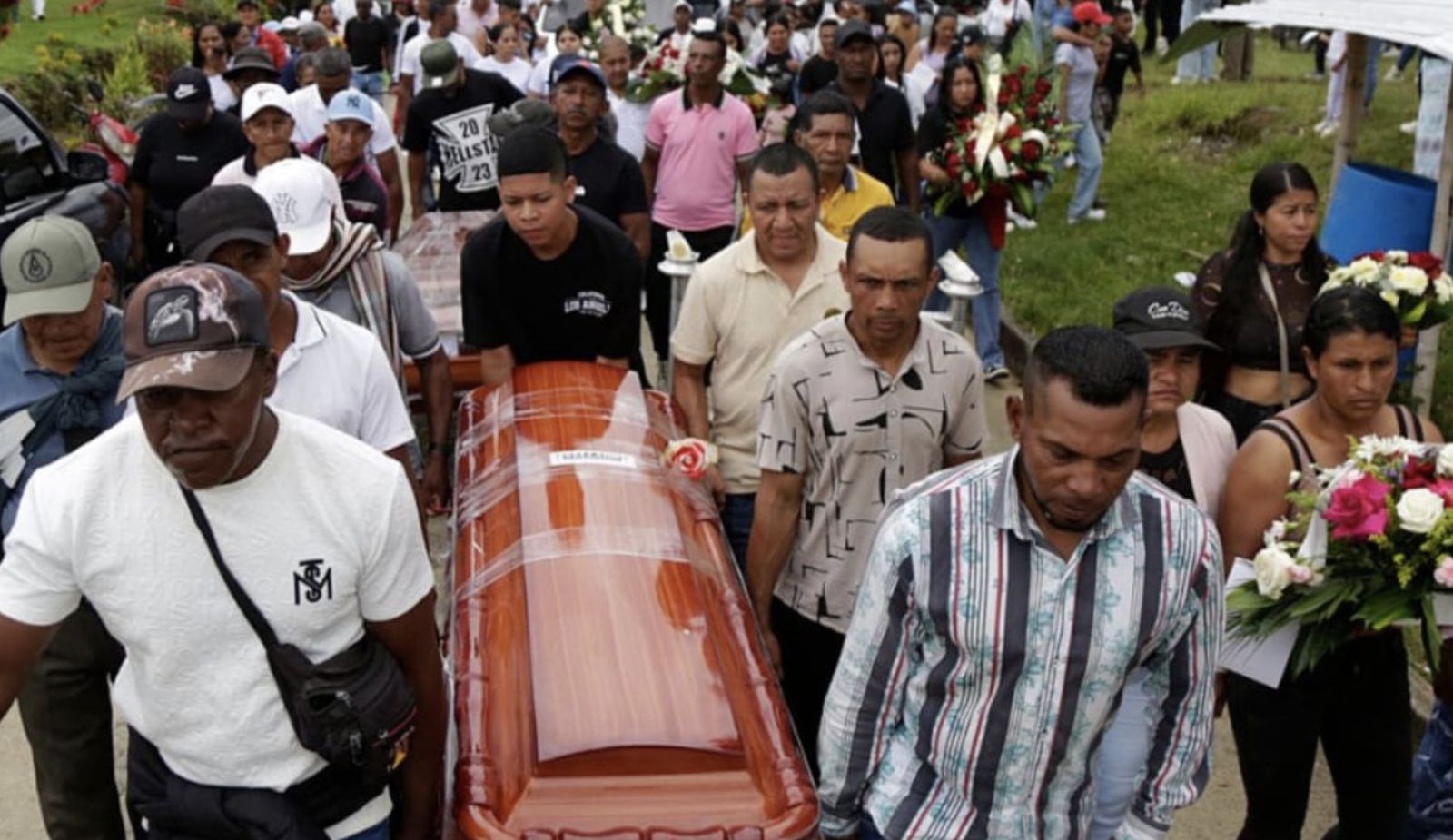 Entierro de victimas campesinas en Honduras relacionadas con el control de tierras