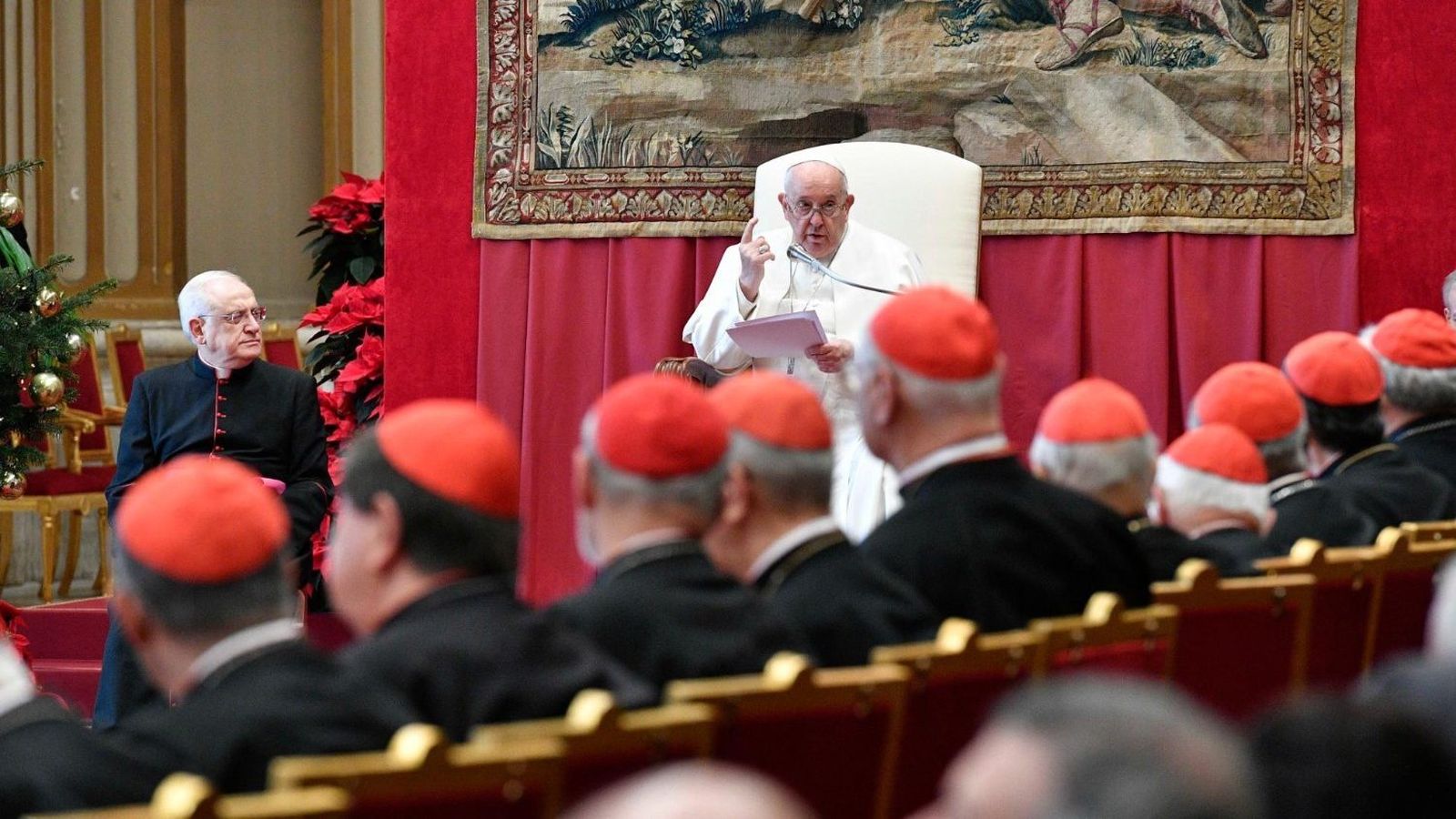 El Papa durante una audiencia con los cardenales de la Curia Romana