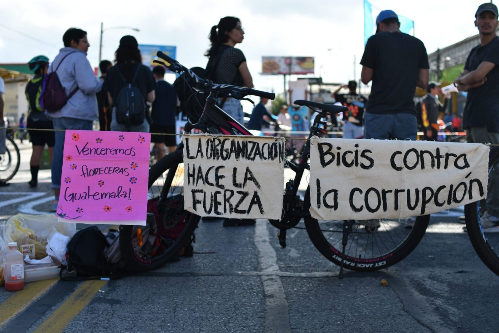 Manifestantes protestan contra la fiscal general de Guatemala, Consuelo Porras
