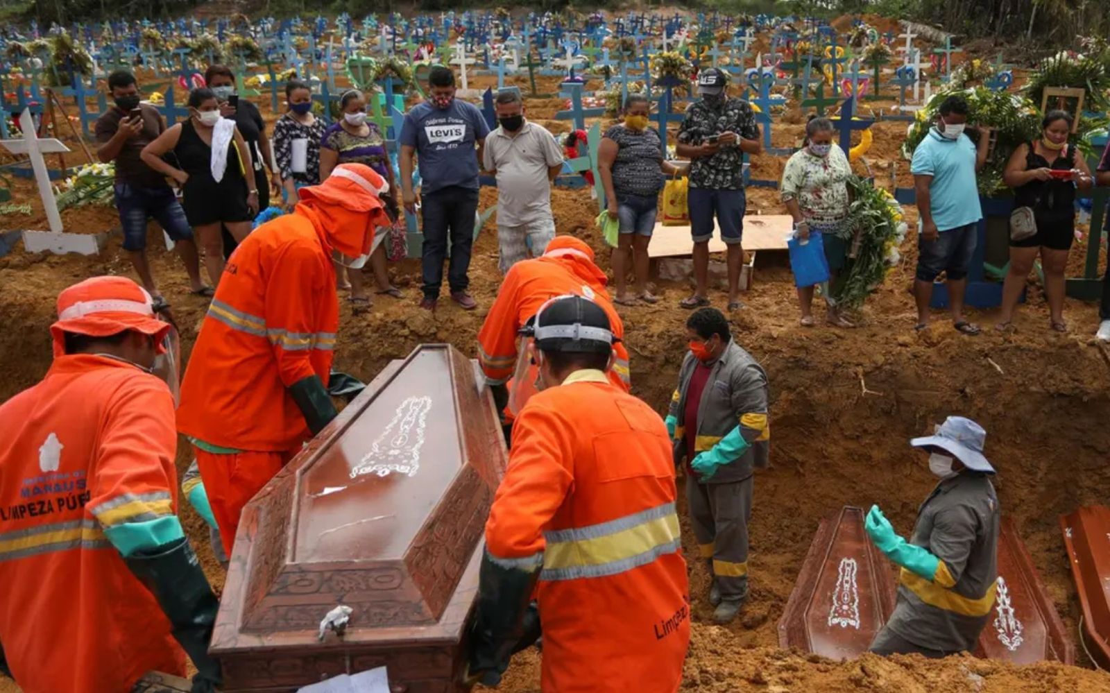 Muertes por coronavirus en Manaus, Amazonía brasileña