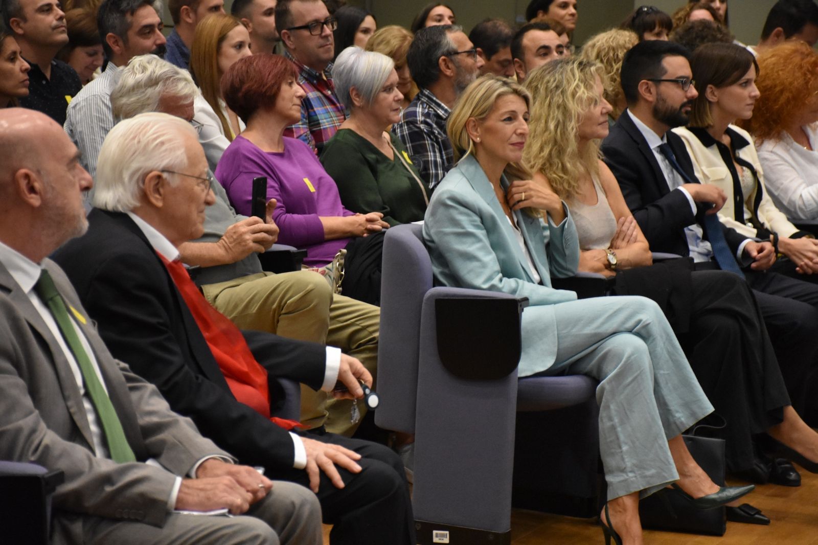 Yolanda Díaz y el padre Ángel