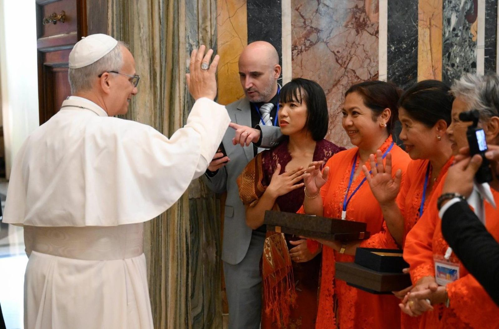 El papa con la comunidad católica indonesia de Roma