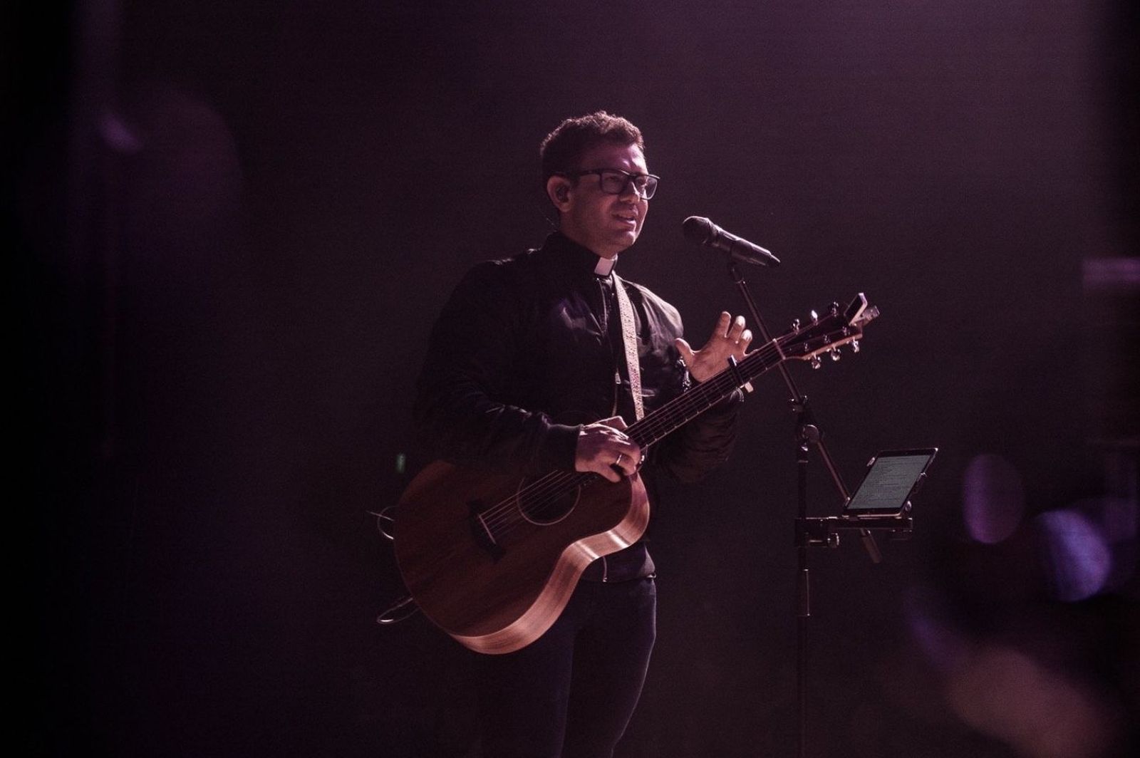 El sacerdote Rob Galea