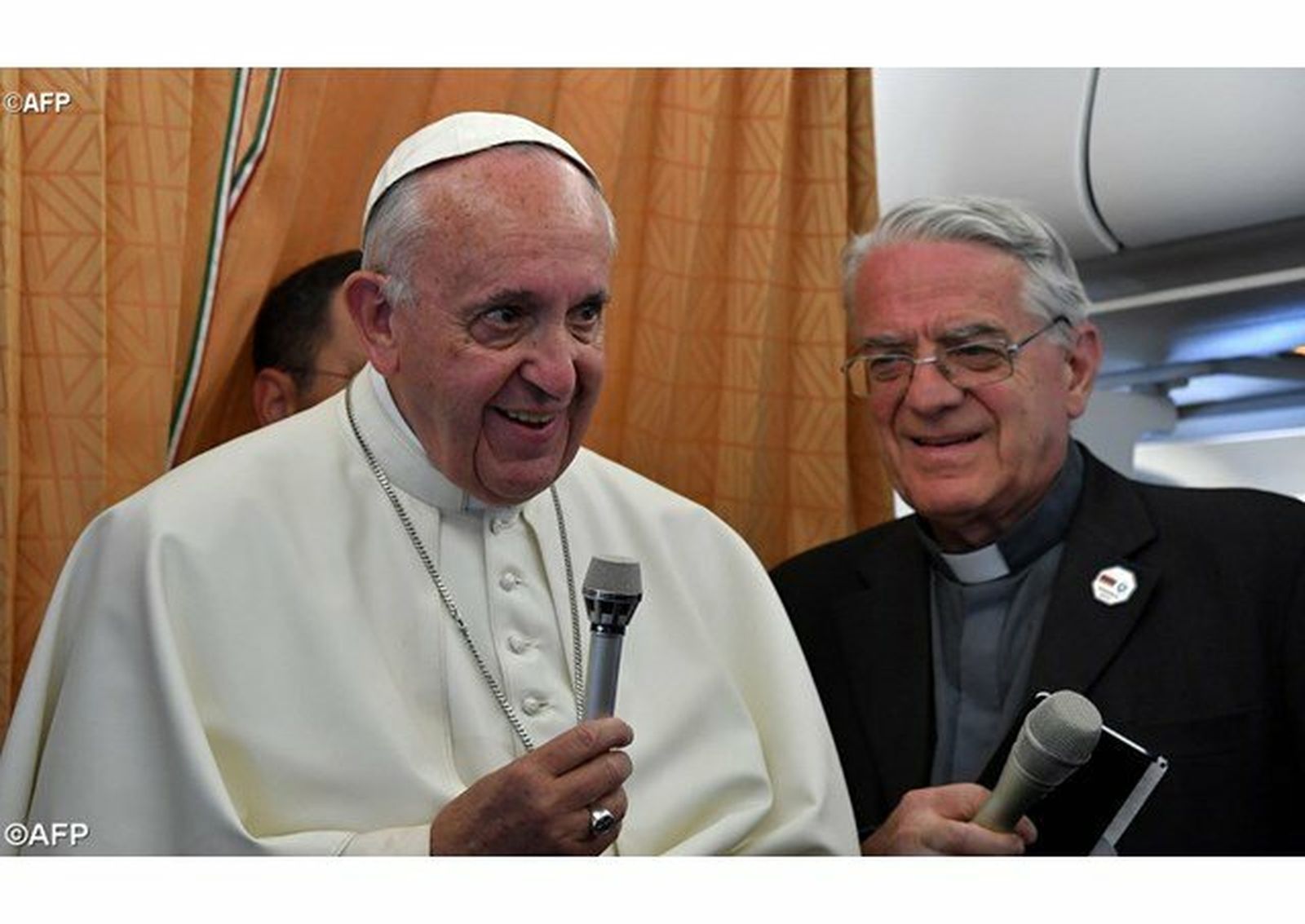 Francisco, en el avión