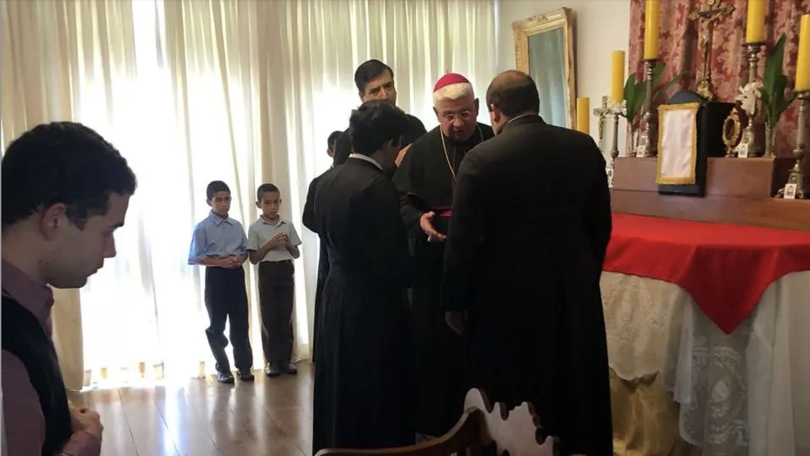 Da Silva con el obispo Dolan que le ordenó como obispo