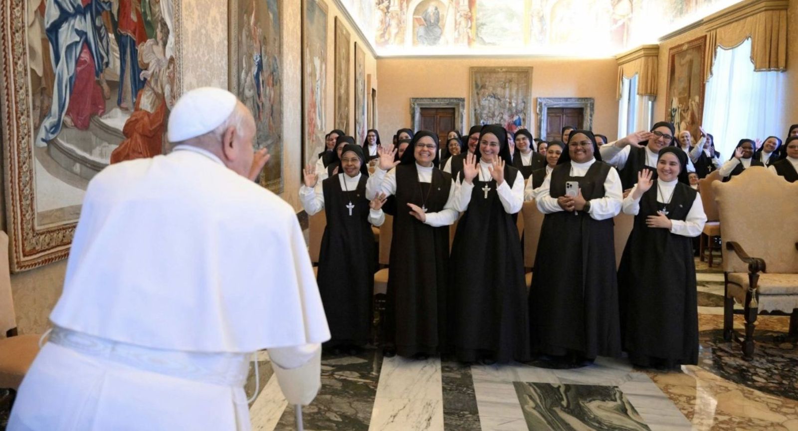 Papa saluda a carmelitas del Espíritu Santo