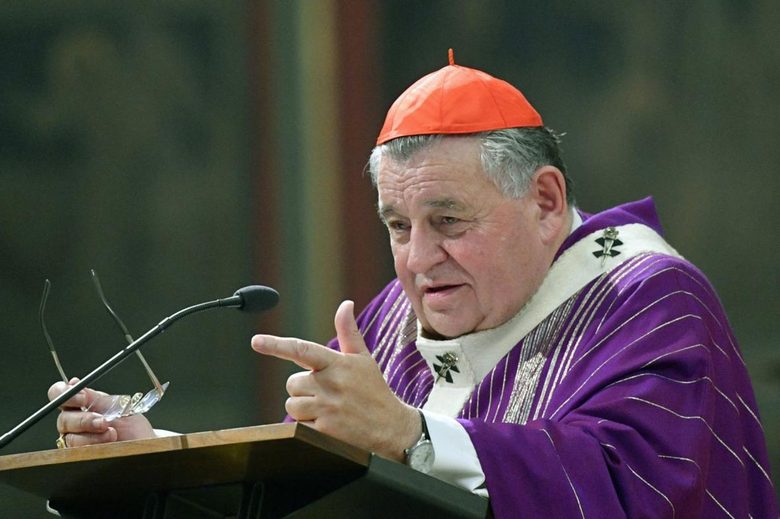 Duka, cardenal arzobispo emérito de Praga, durante una homilía