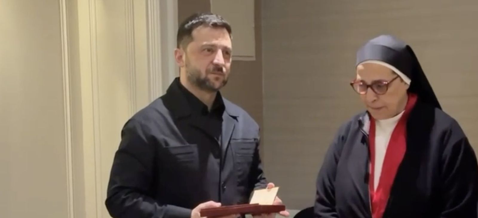 Zelensky y sor Lucía Caram