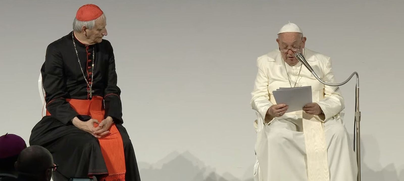 Zuppi escucha a Francisco