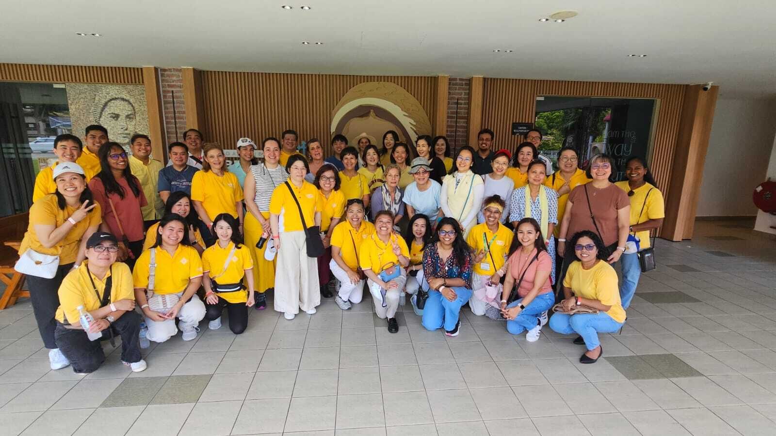 La comunidad de castellanohablantes de la parroquia de Sant Josep, en Singapur