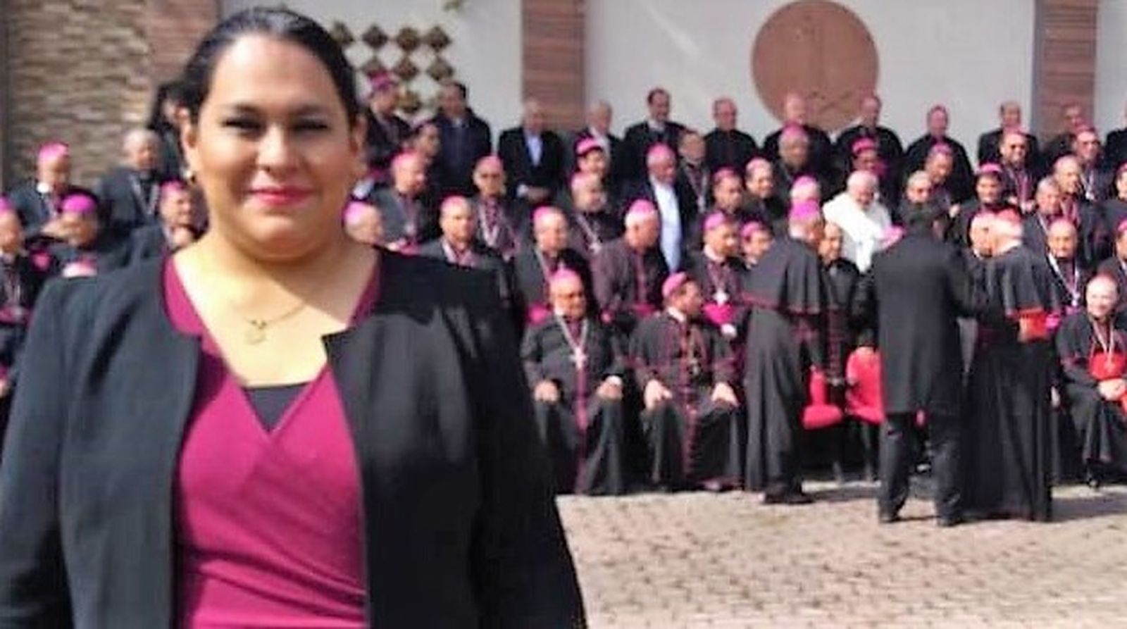 Directora de prensa de la CEM lanza provocadores cuestionamientos a obispos de México