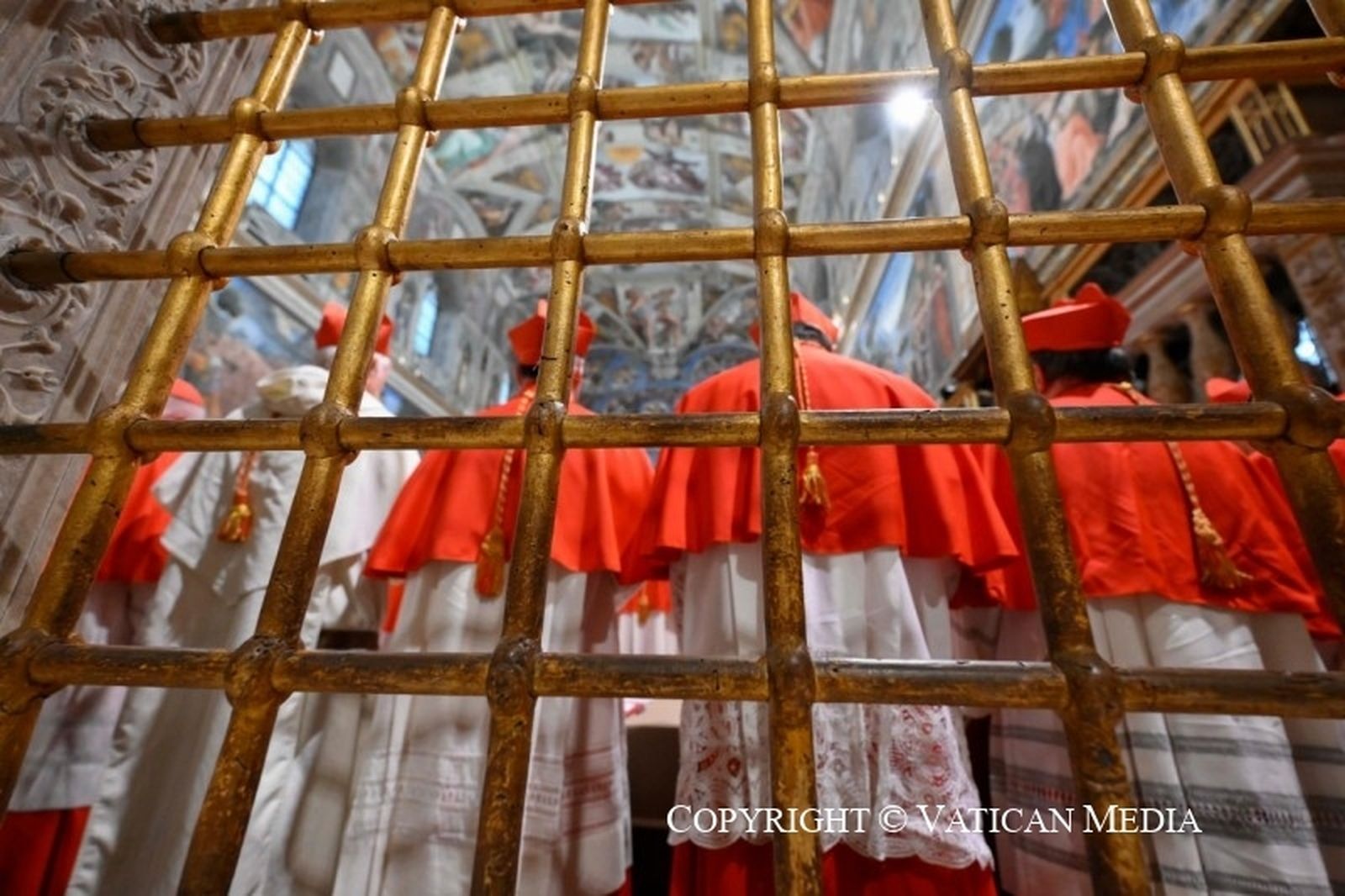 Cardenales en cónclave