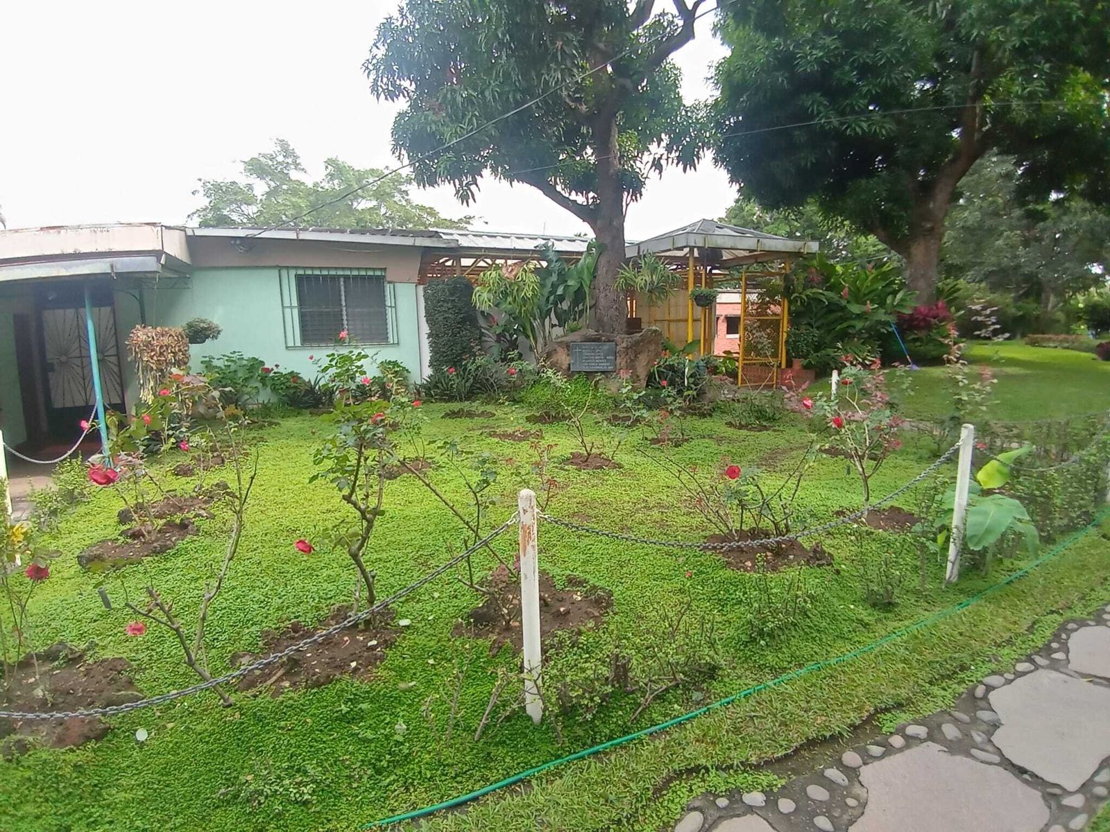 Jardines de los mártires de la UCA