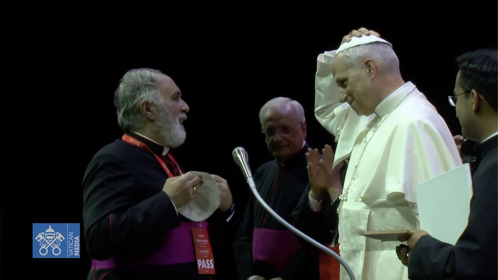 Un sacerdote de Castellón le pide al Papa cambiar su solideo