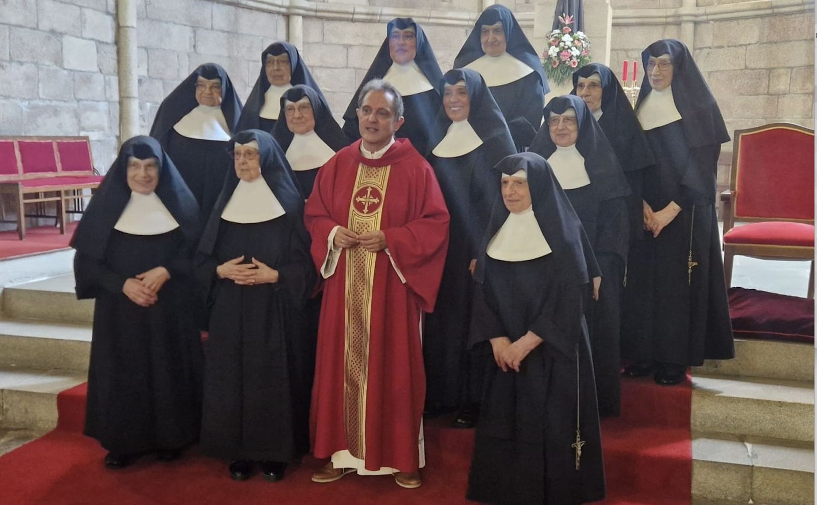 Amor Pan, con las religiosas de Betanzos a las que le une una entrañable amistad