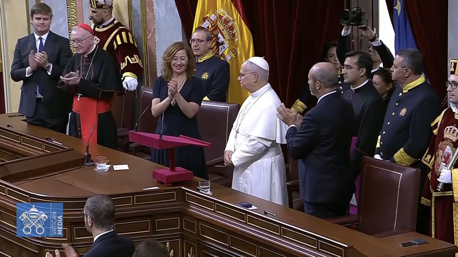 Aplausos al Papa en Las Cortes