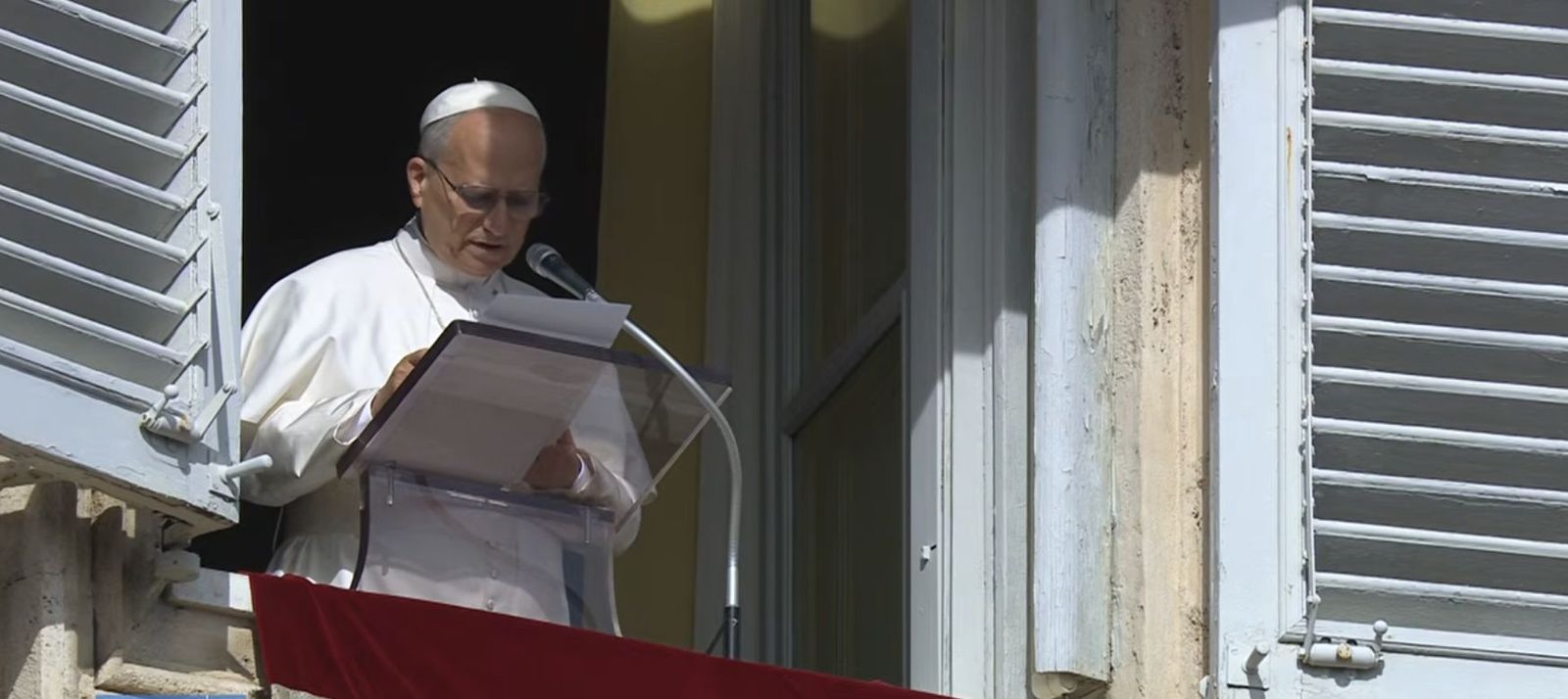 El Papa, durante el Angelus