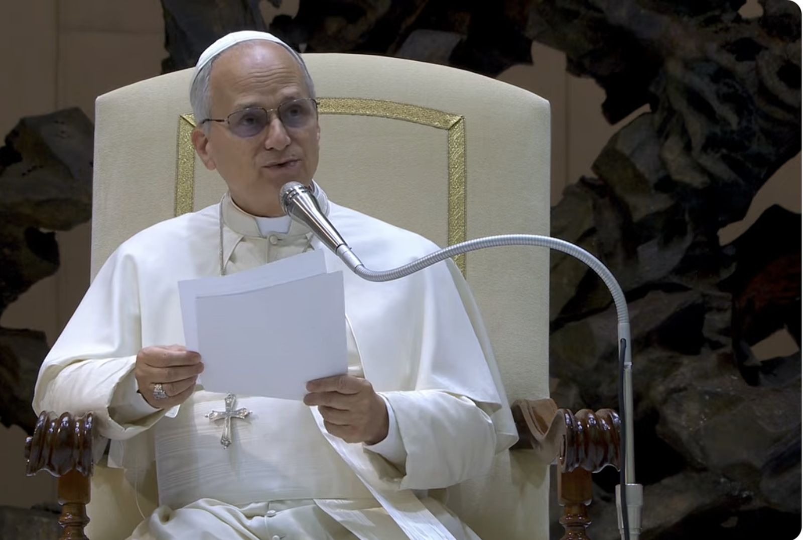 El Papa pronunia su catequesis