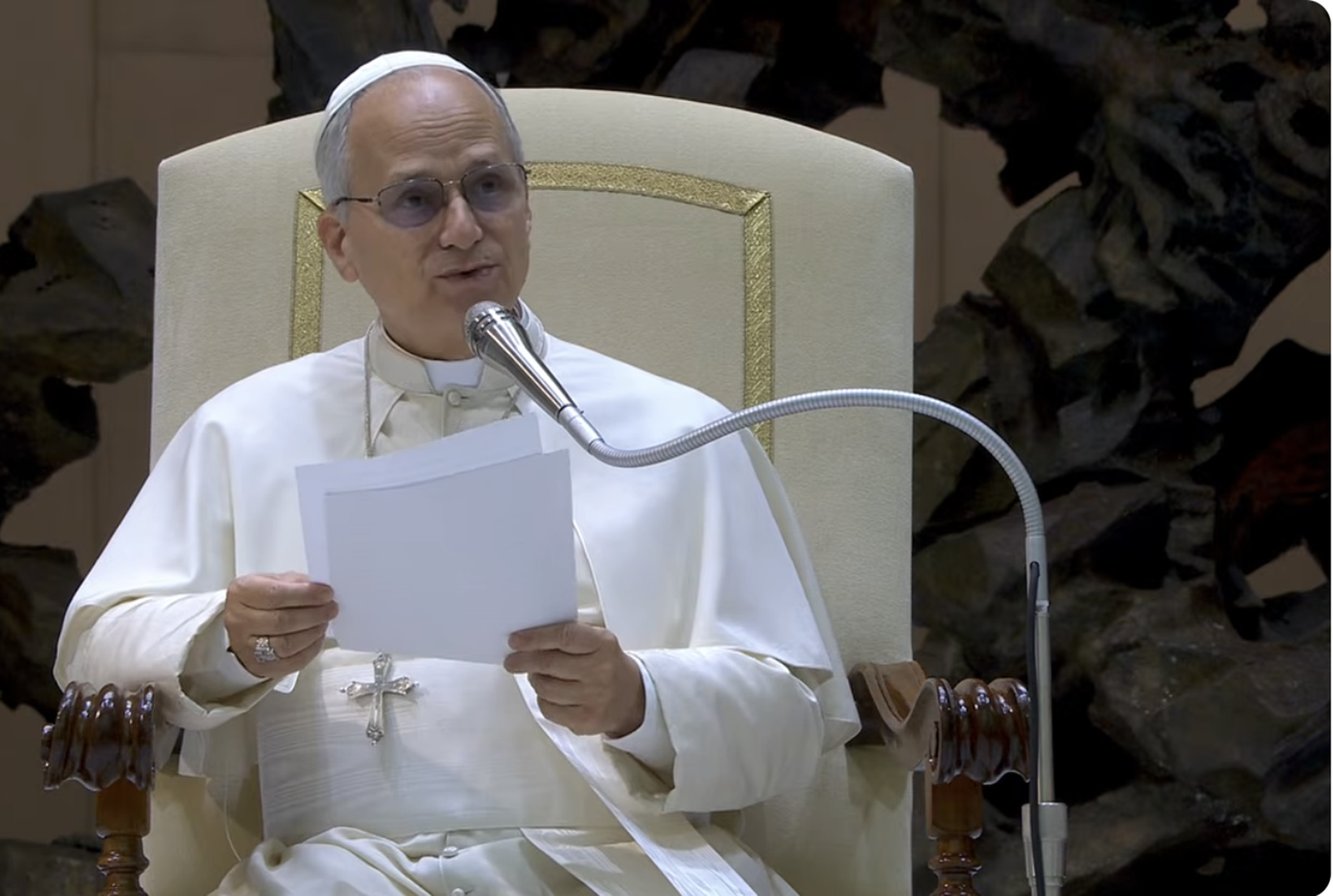 El Papa pronunia su catequesis