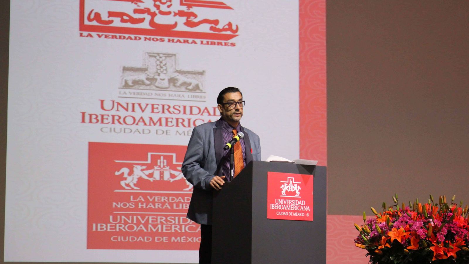 Ángel Méndez Montoya, teólogo queer/cuir mexicano