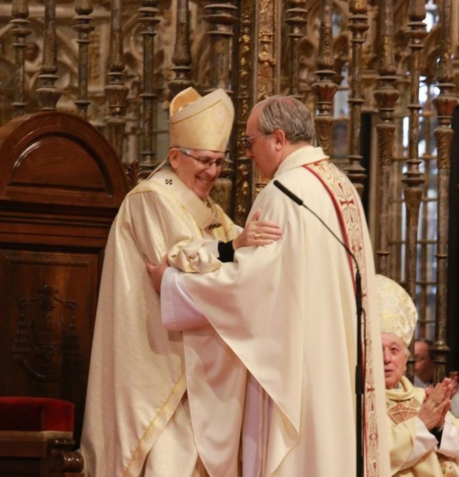 D. Francisco César García Magán saluda a Don Braulio