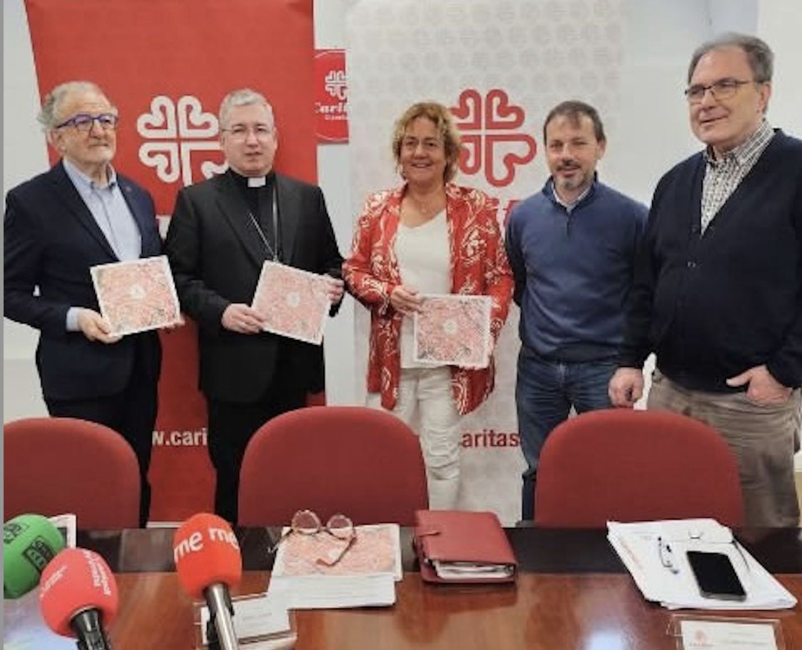 Fernando Prado, obispo de San Sebastián, en la presentación de la Memoria