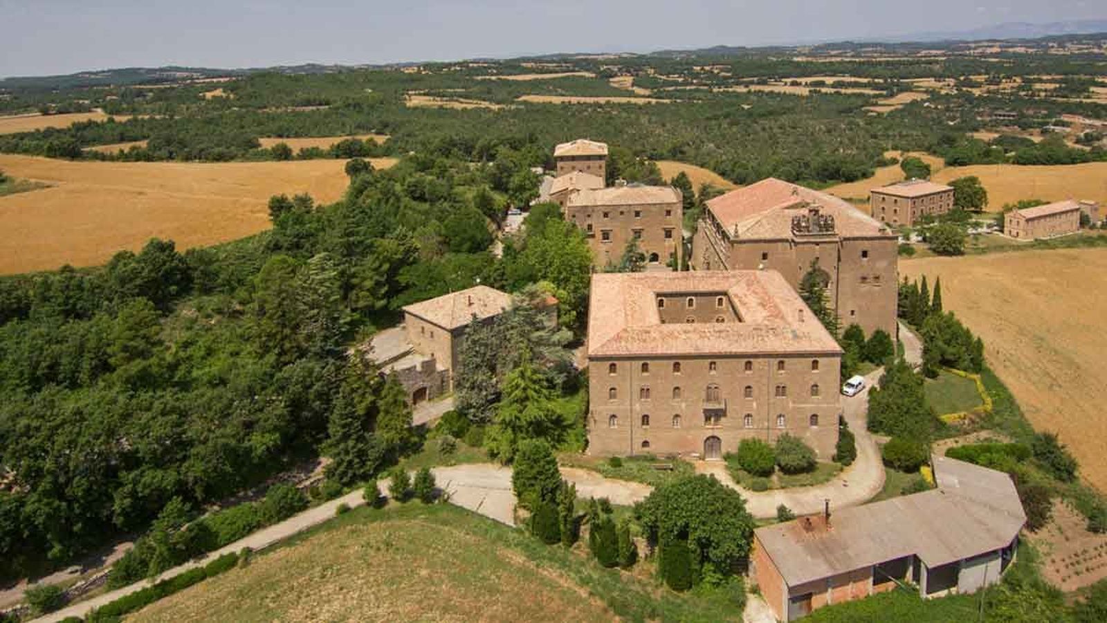 El conjunto del Miracle, con el monasterio en primer término