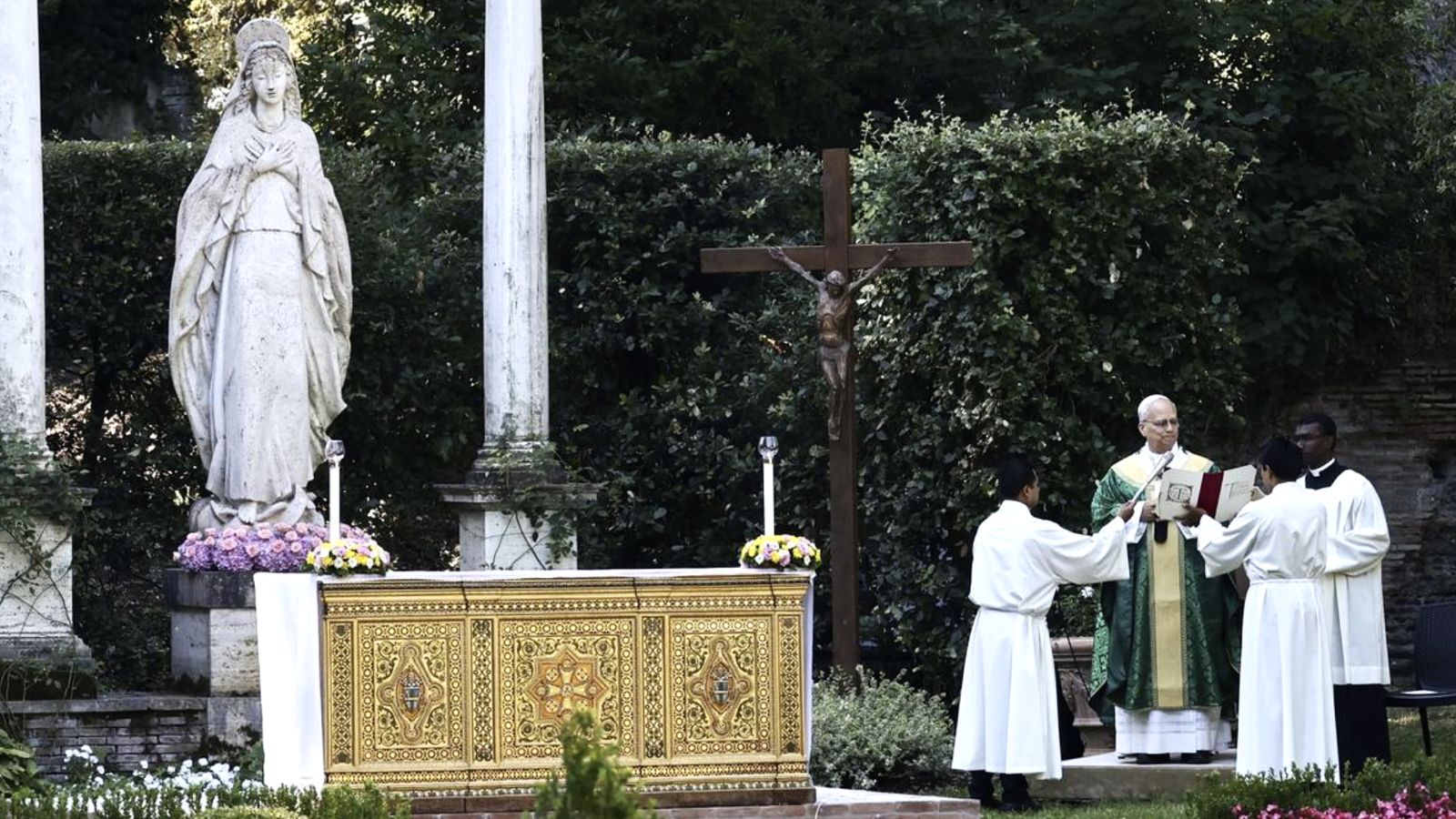 El Papa, en el Borgo Laudato Si