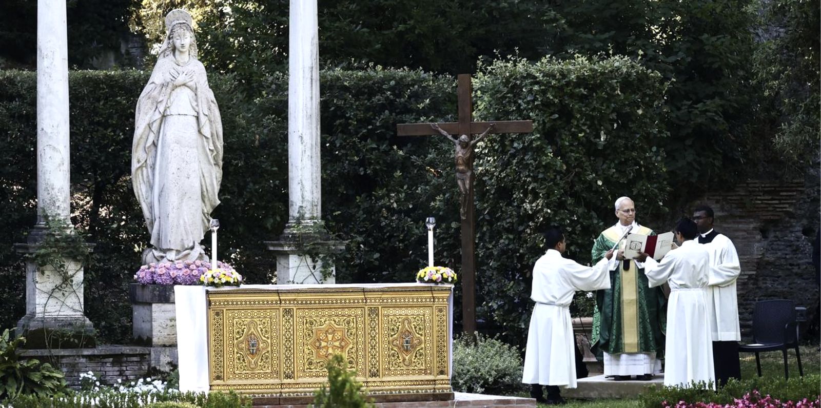 El Papa, en el Borgo Laudato Si