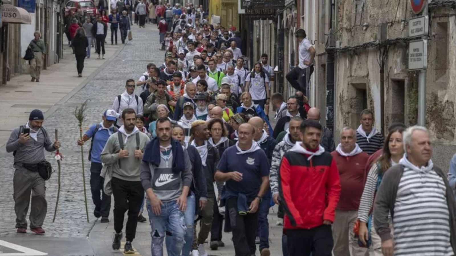 Reclusos de prisiones españolas culminan el Camino de Santiago