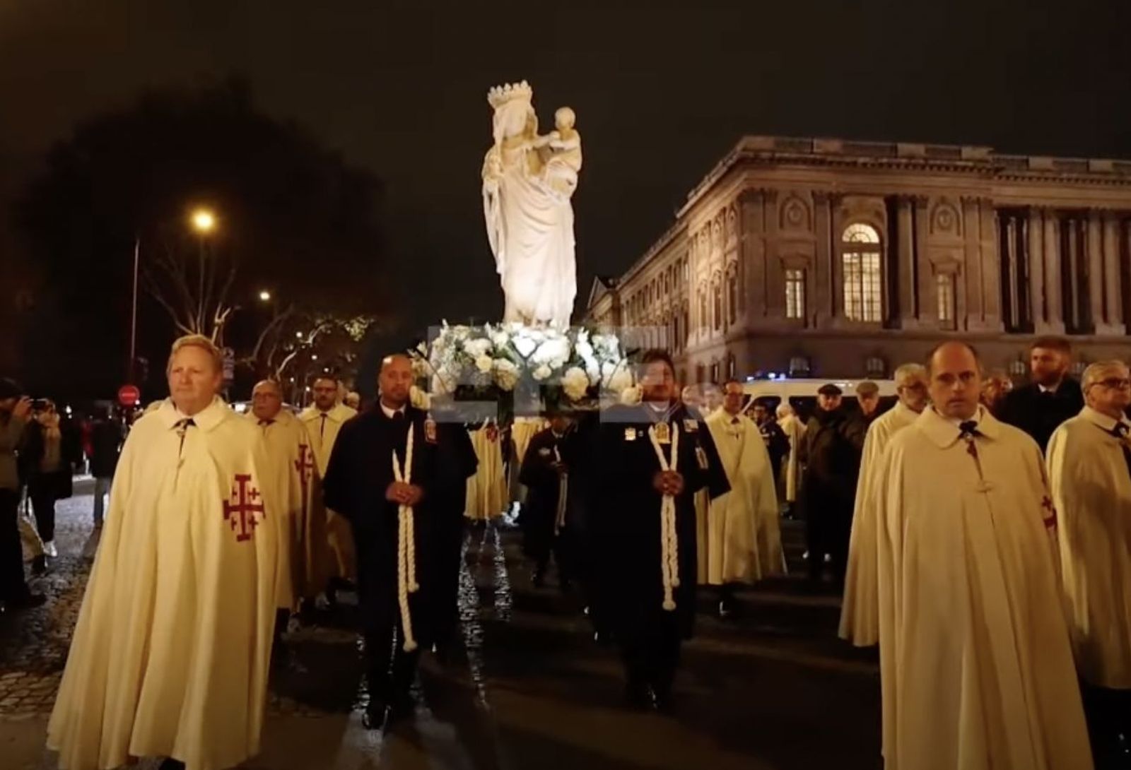 Traslado de la Virgen de Notre Dame a la catedral