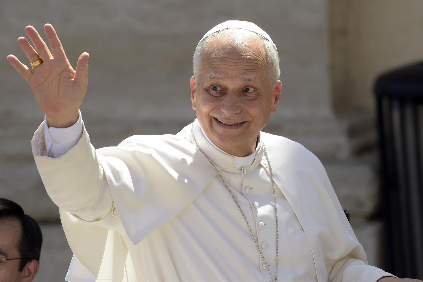 León XIV durante la canonización de Carlo Acutis