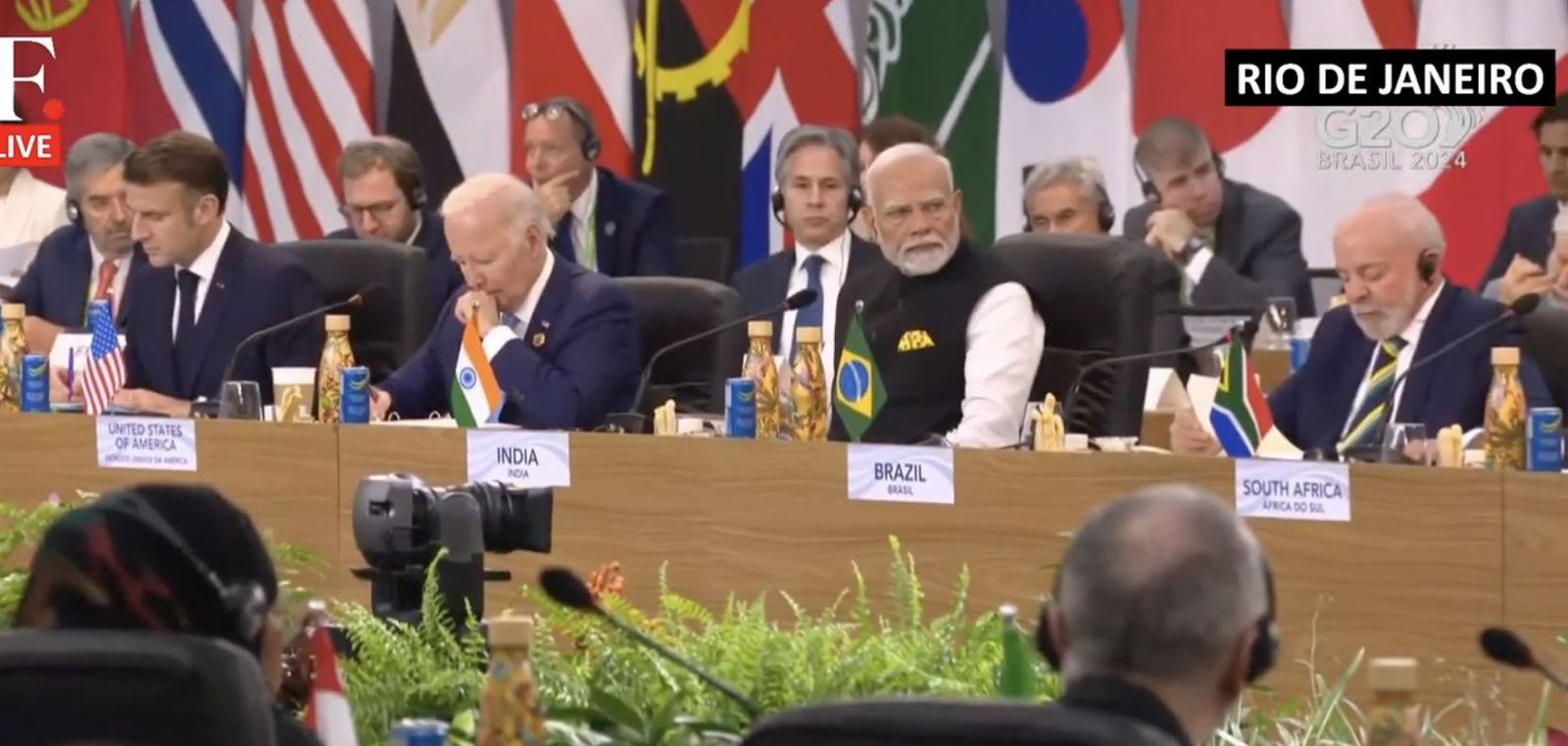 Los líderes del G20, escuchando al Papa