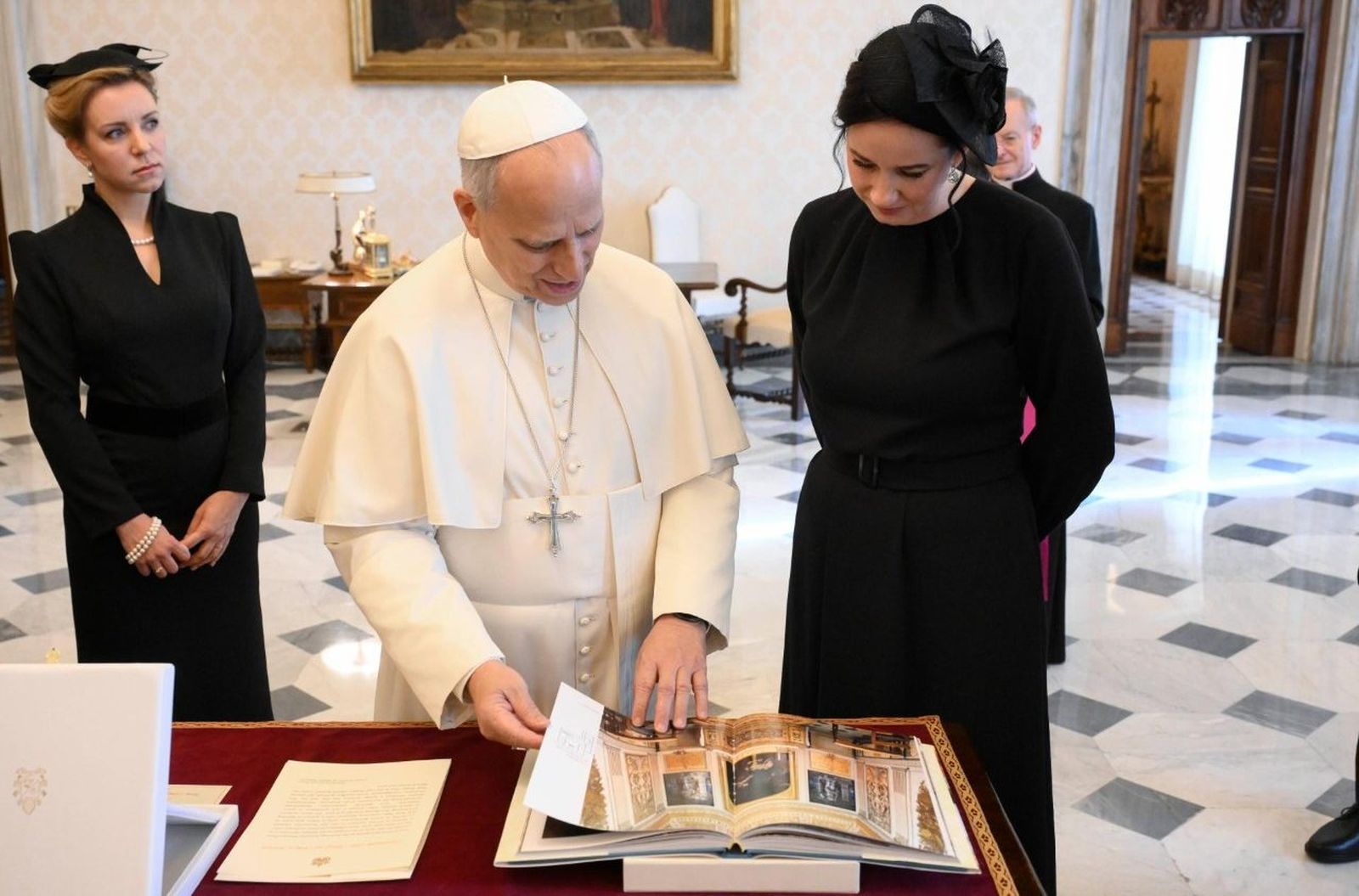 El Papa y la primera ministra de Lituania, Inga Ruginienė