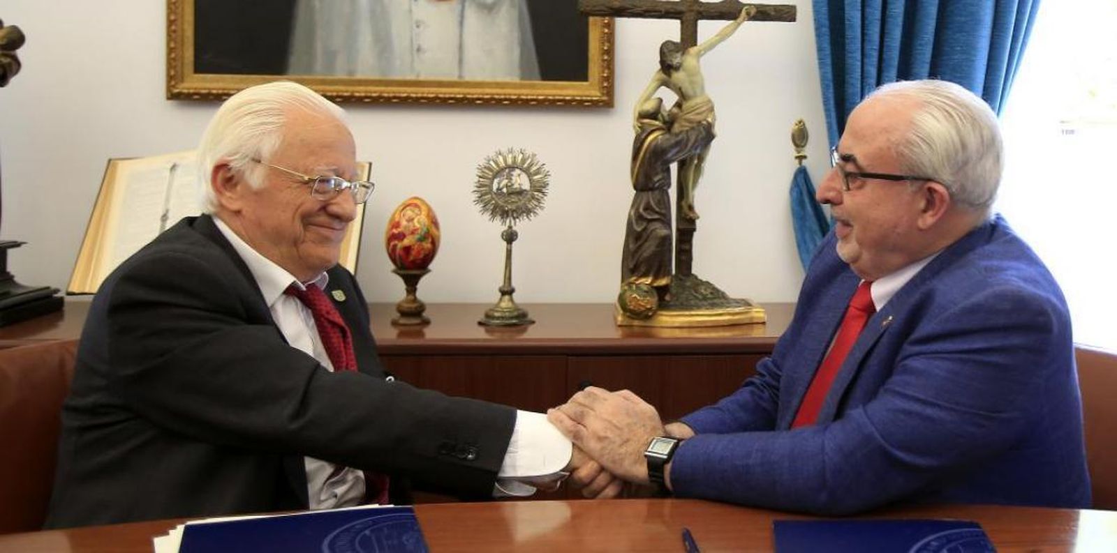 El padre Ángel y José Luis Mendoza