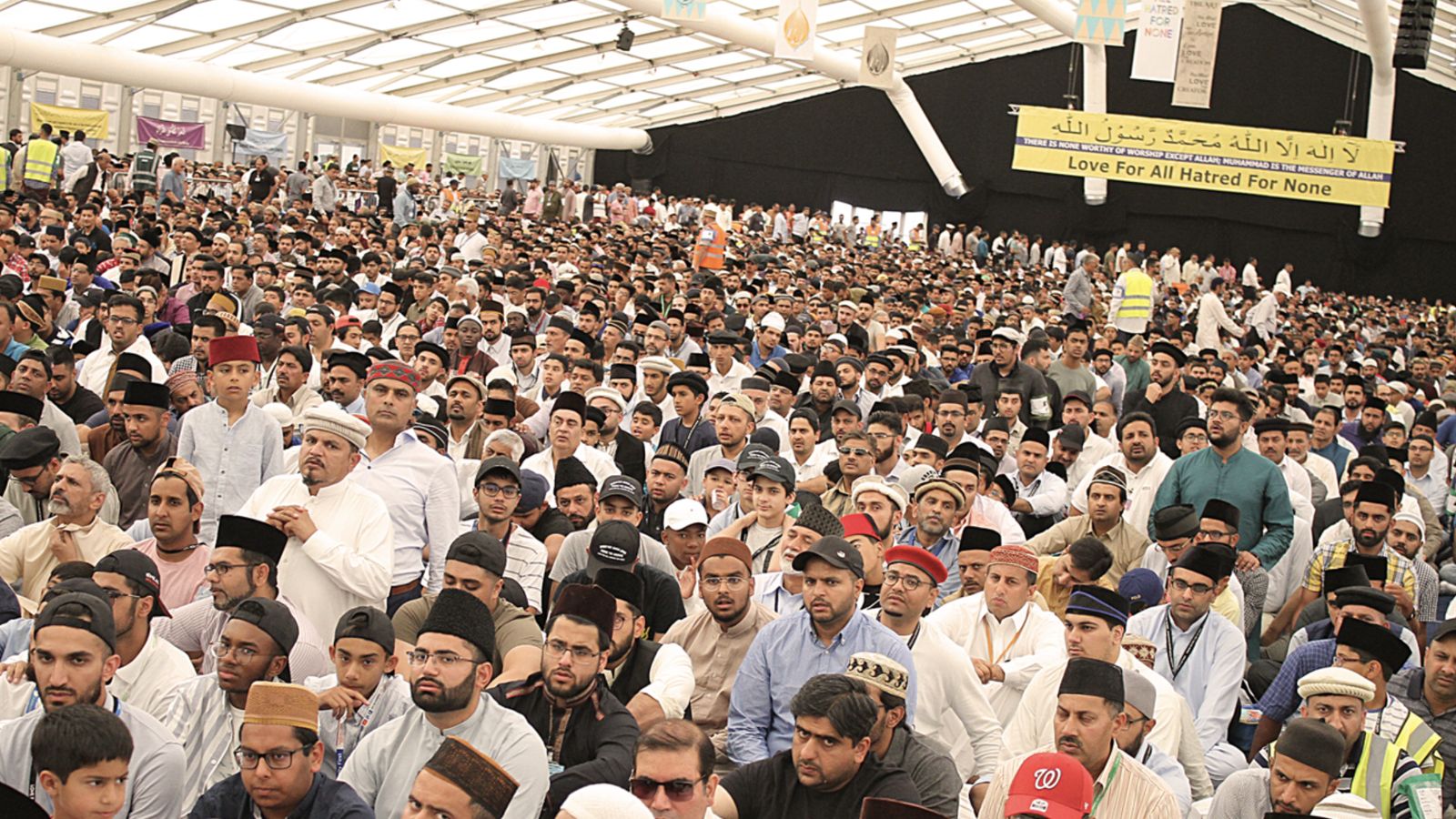 Ahmadíes en la mezquita