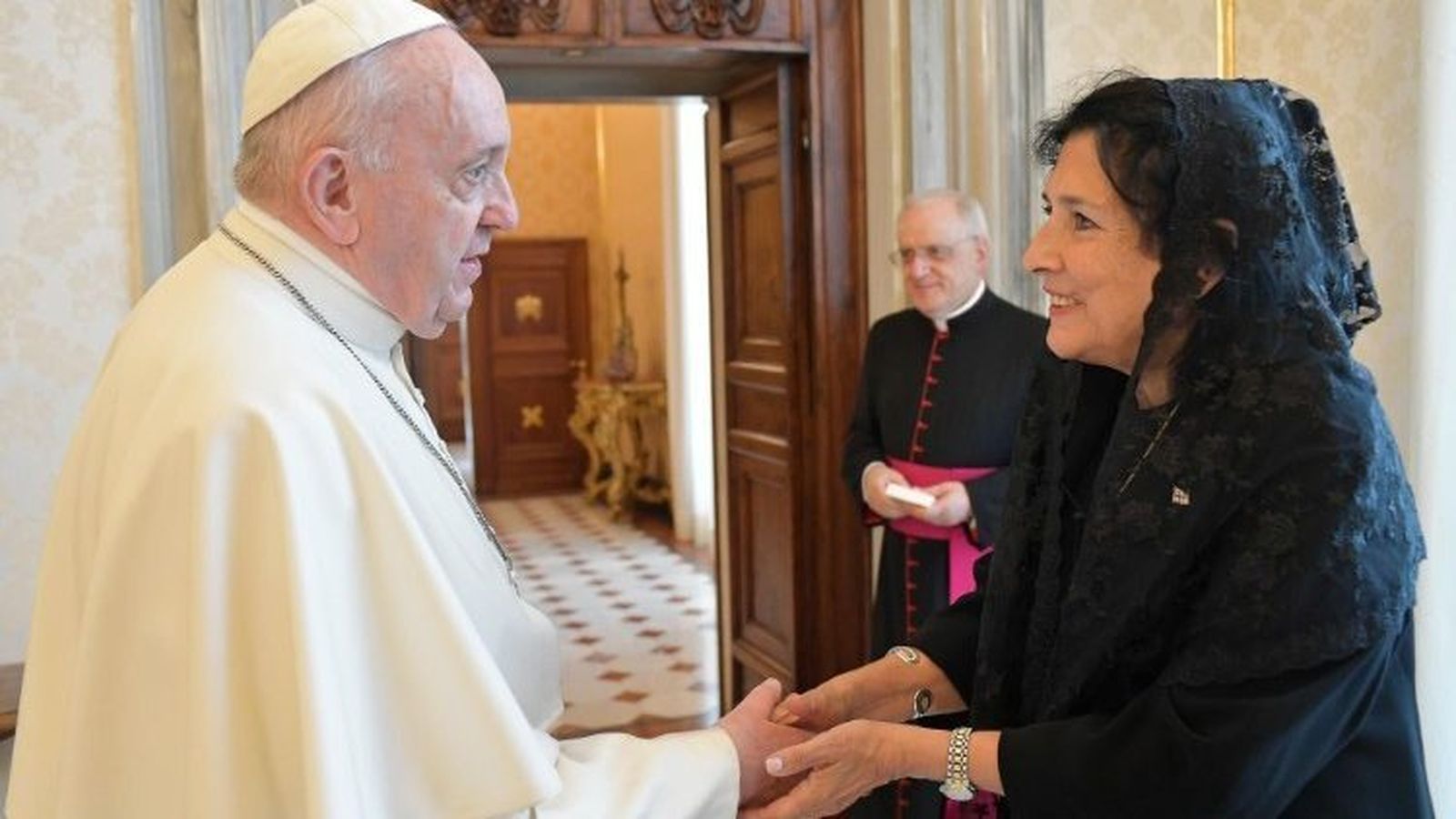Francisco recibe a la presidenta de Georgia, Salomé Zourabichvili