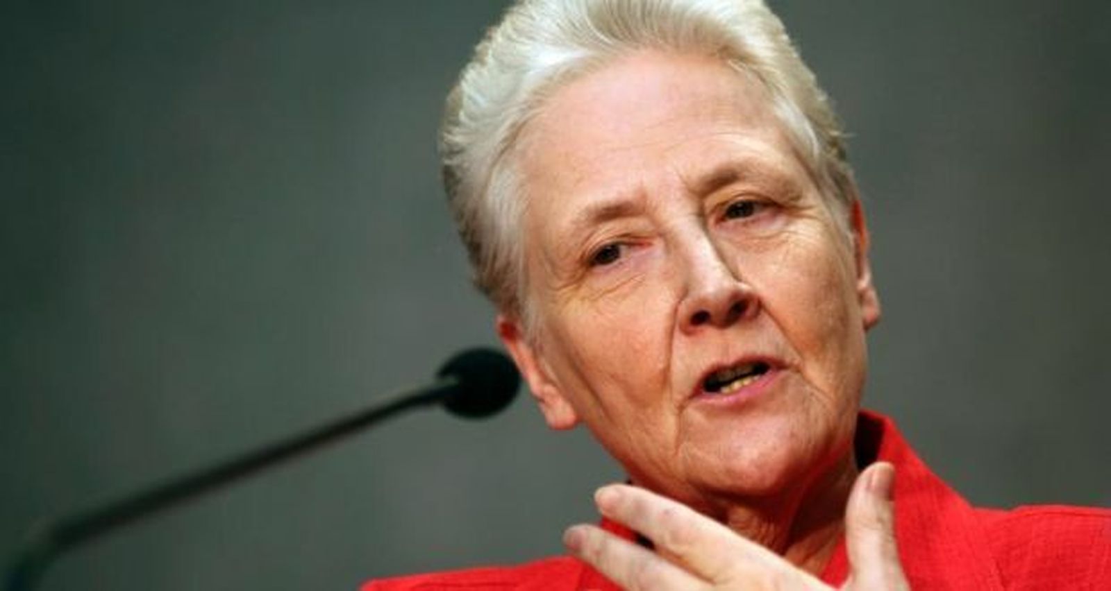 Marie Collins, víctima de abusos, dimitió de la comisión en 2017