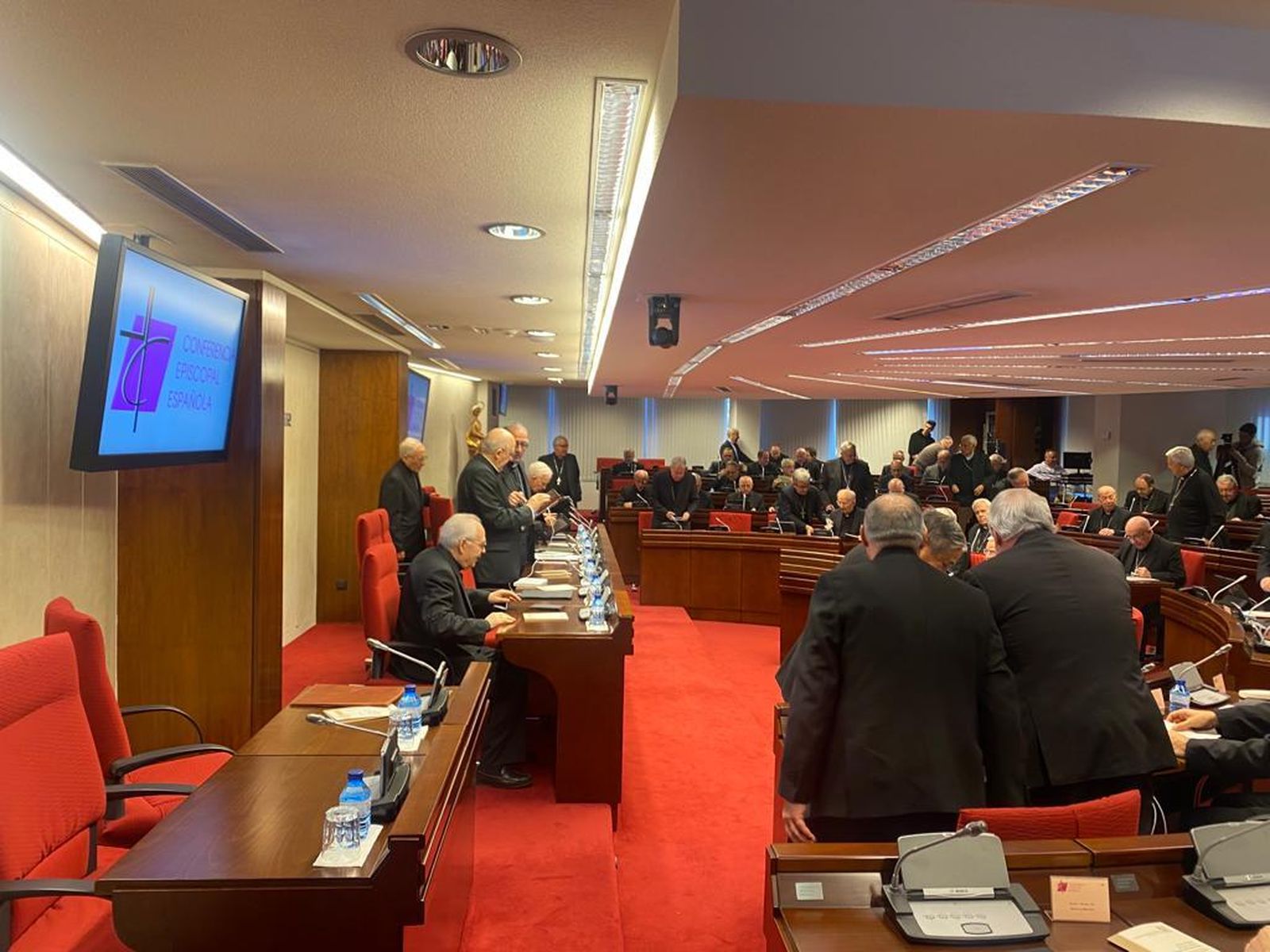 Mesa presidencial de la CEE