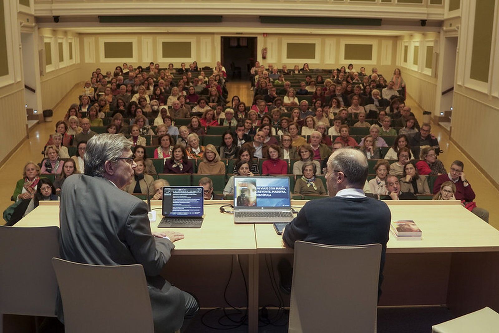Olaizola, con Toño Allende, en el Espacio Maldonado