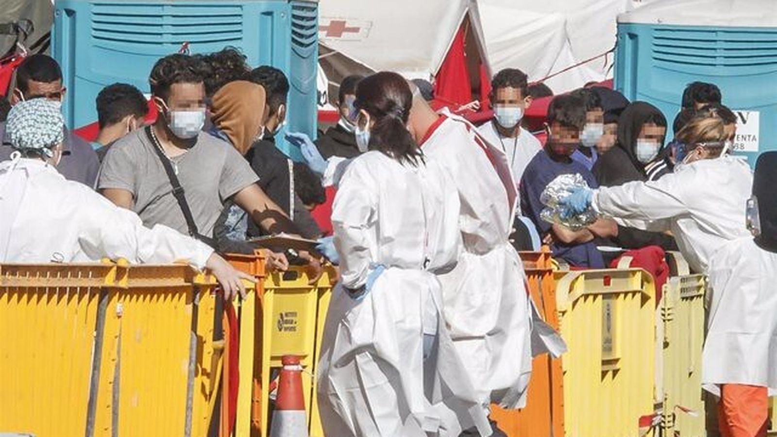 Personas migrantes a su llegada al muelle de Arguineguín, el pasado mes de noviembre.